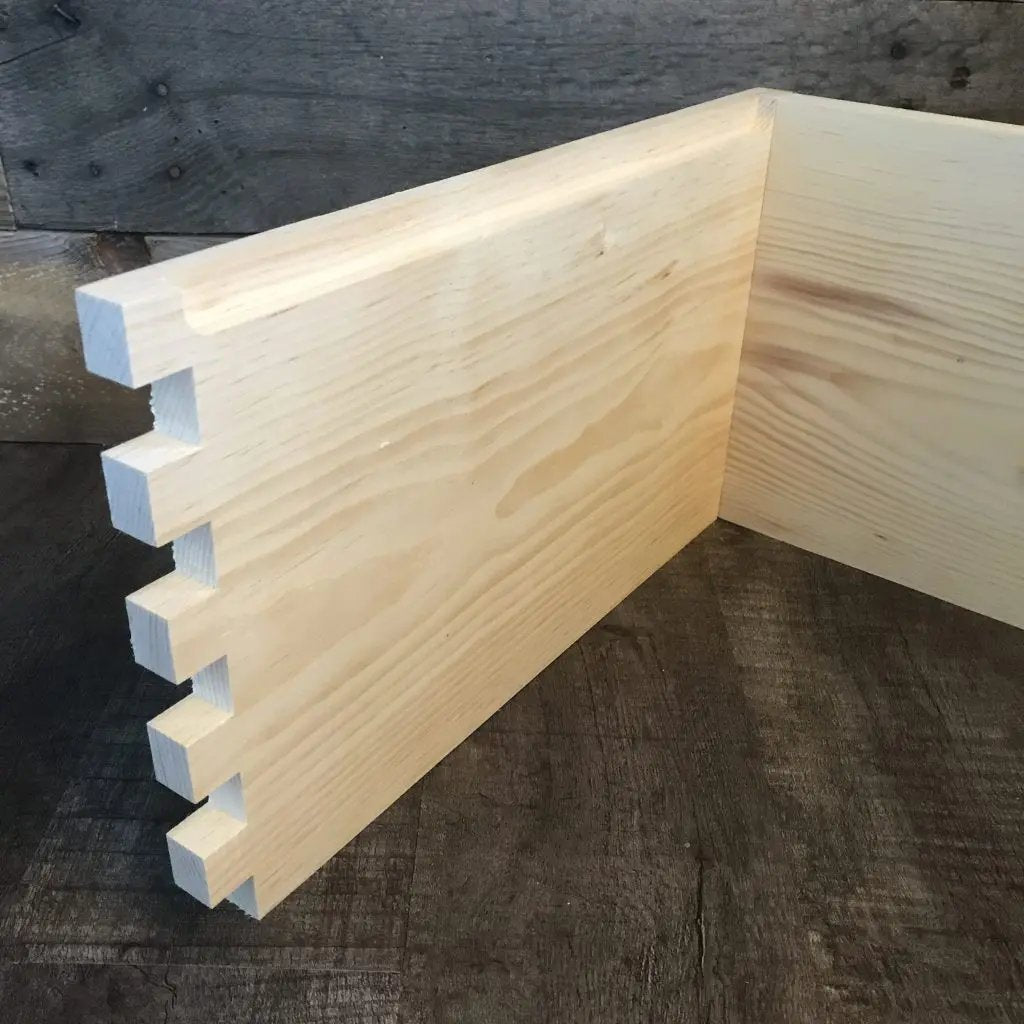 Deep - 9 5/8in Box Die Biene Honey Farm