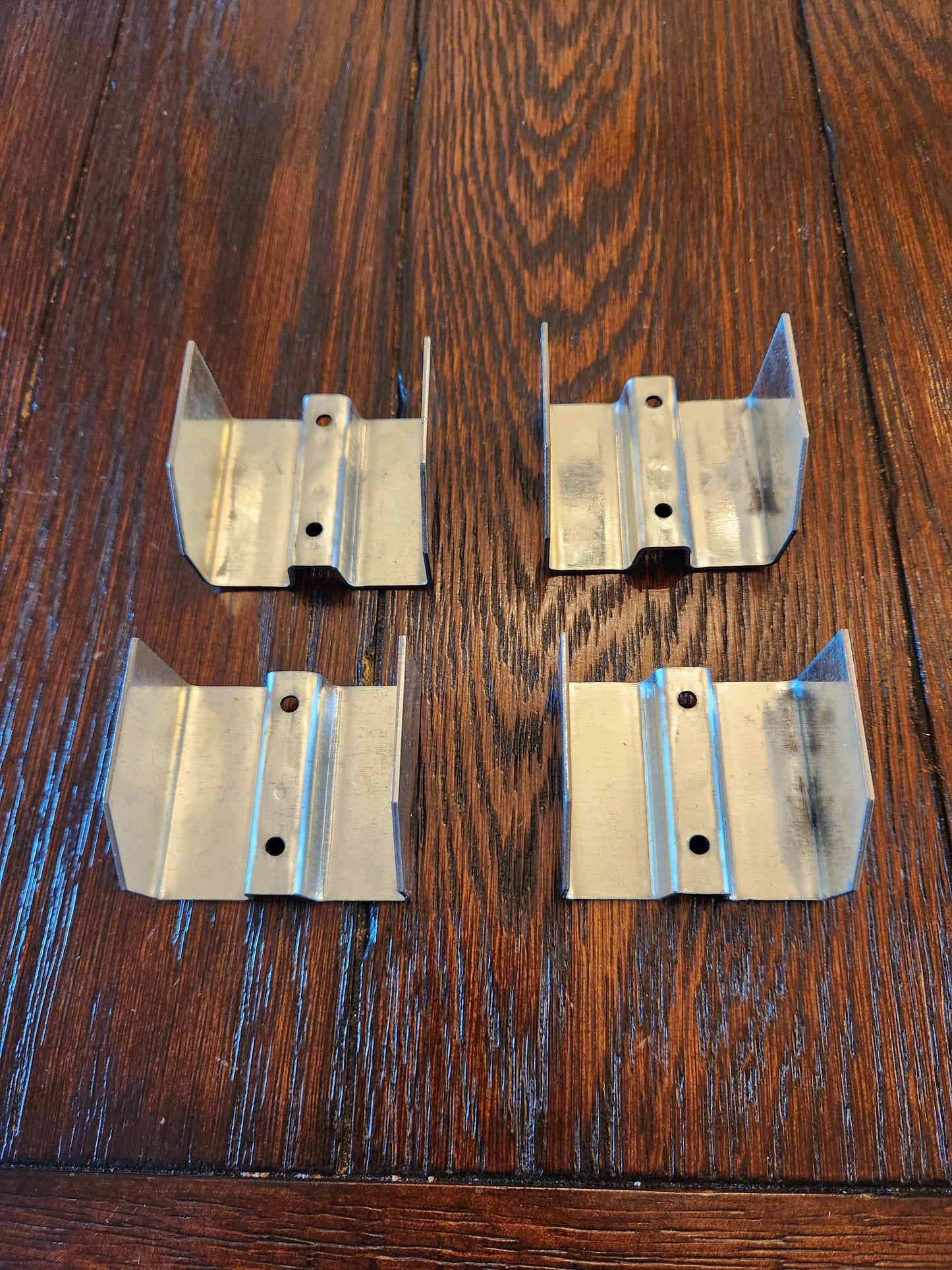 "W" - Pallet Clip