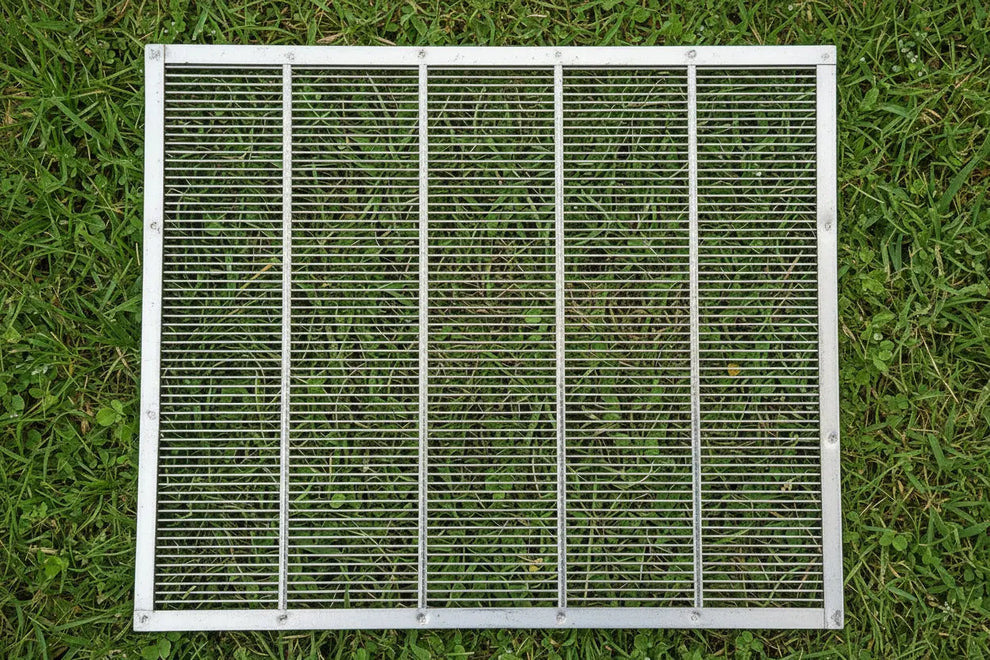 Stainless Steel Queen Excluder for Optimal Honey Production – Die Biene ...