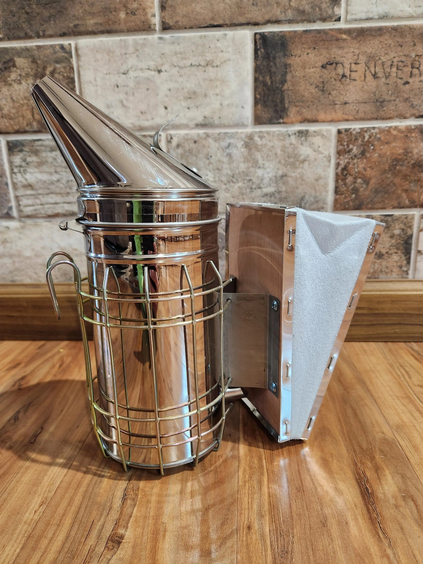 Smoker (stainless steel and Corium) Die Biene Honey Farm