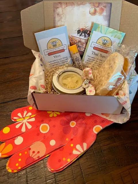 Spring Beauty Bee Box Die Biene Honey Farm