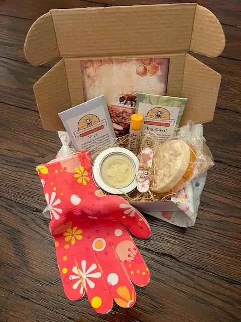 Spring Beauty Bee Box Die Biene Honey Farm