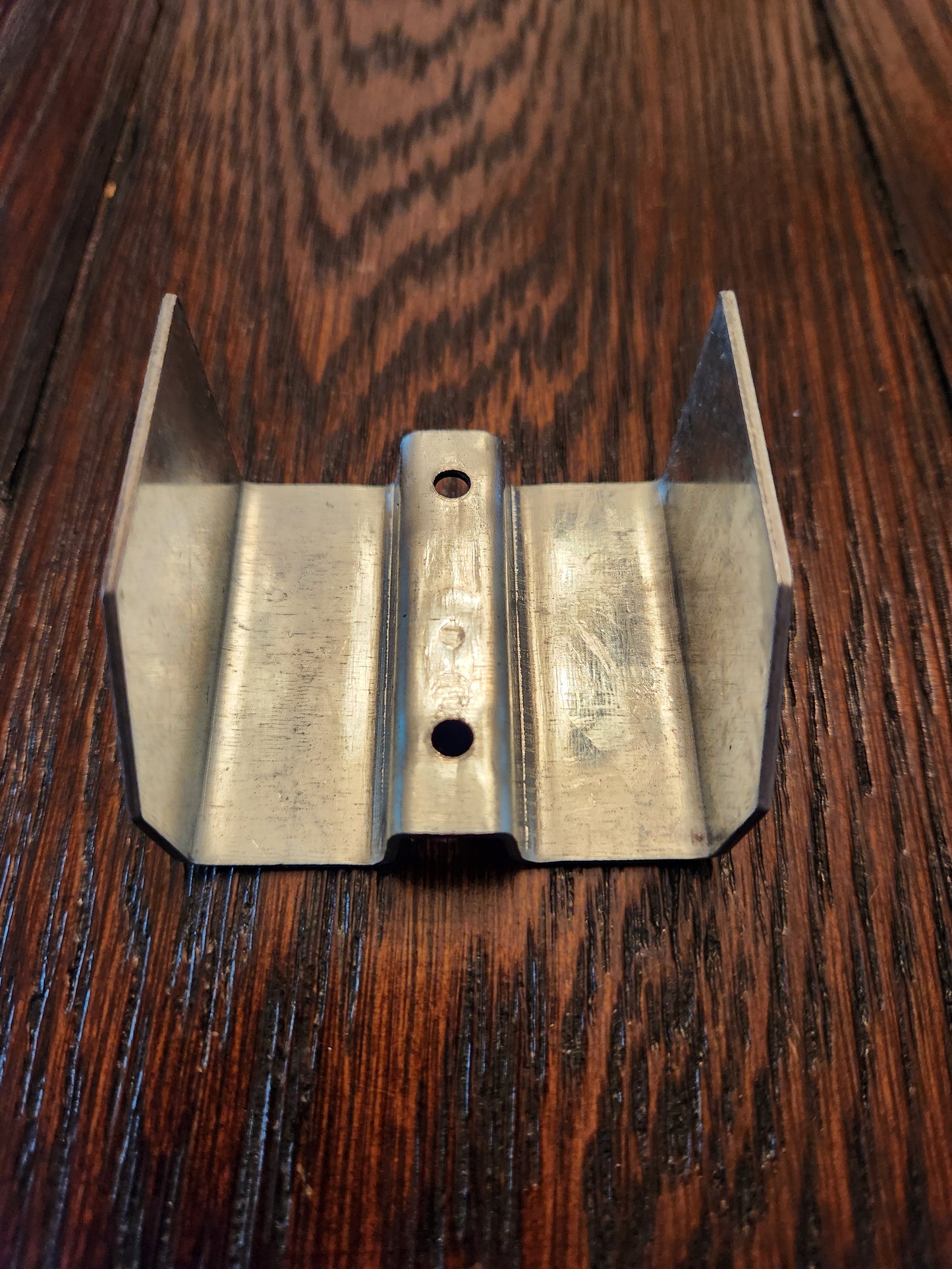 "W" - Pallet Clip
