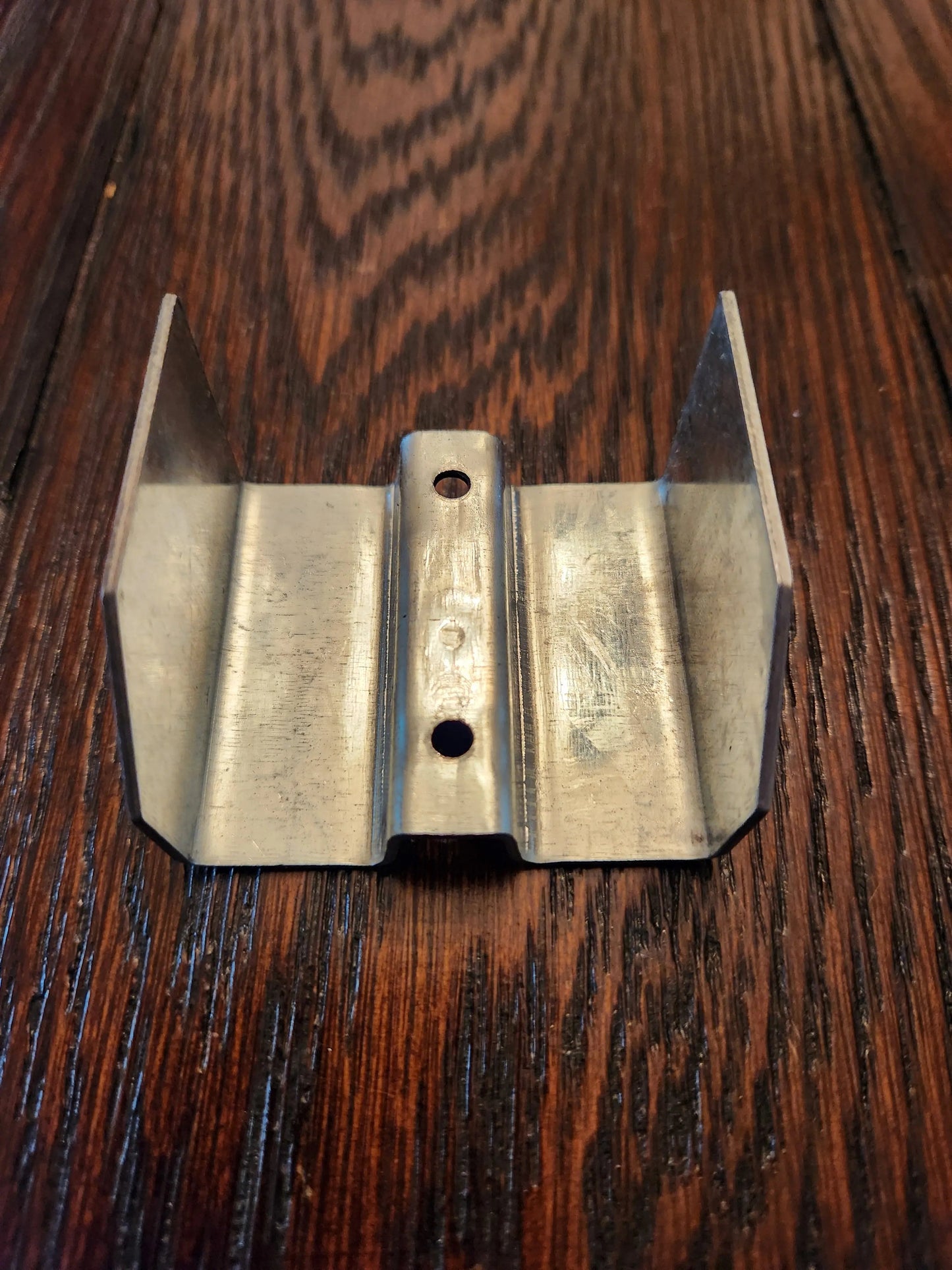 "W" - Pallet Clip Die Biene Honey Farm